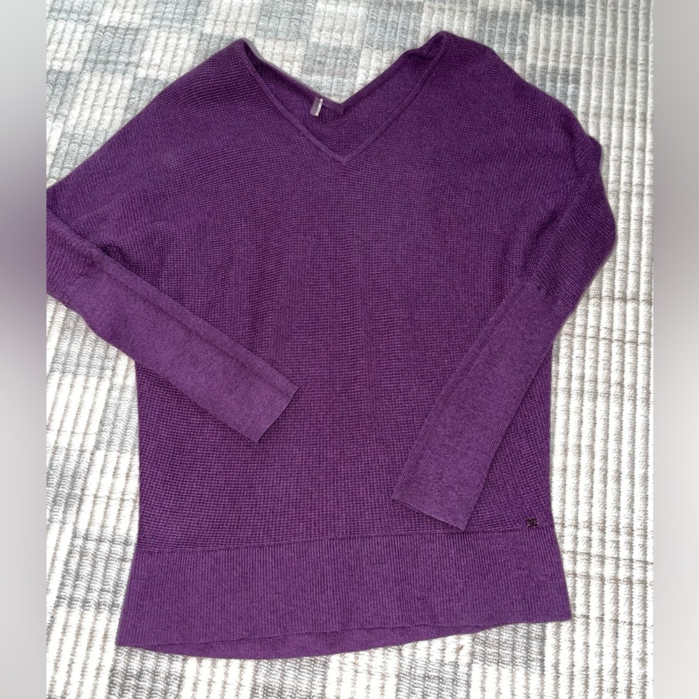 CALIA by Carrie Underwood Purple V-Neck Sweater